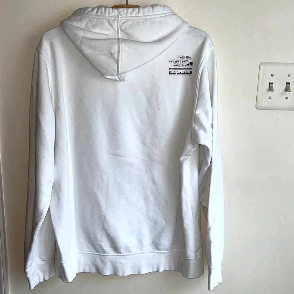 Supreme SP18 The North Face Metallic Logo Hooded Sweatshirt, M - Picture 4 of 10